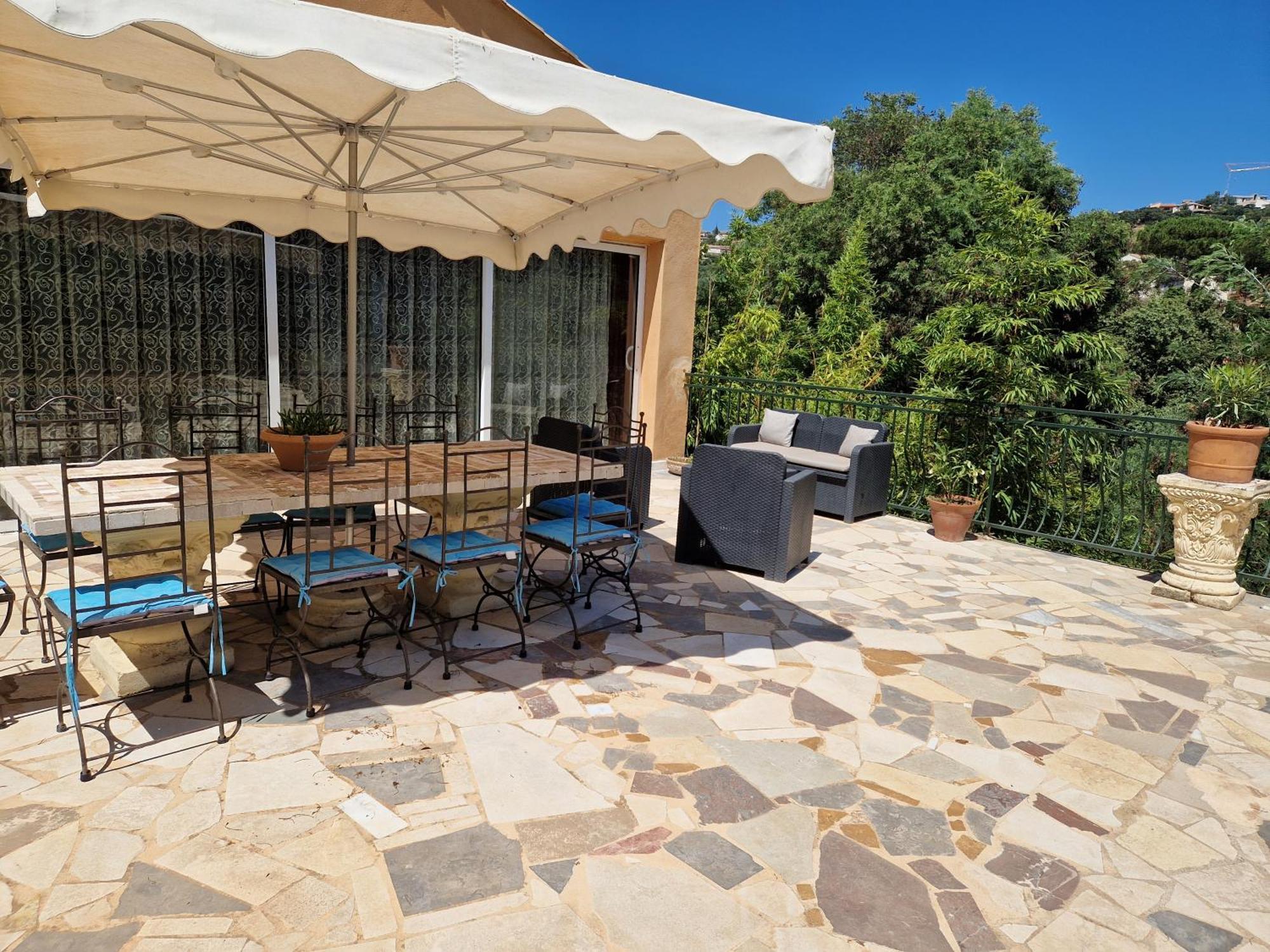 Villa Sambracitaine Ле Исамбр Екстериор снимка